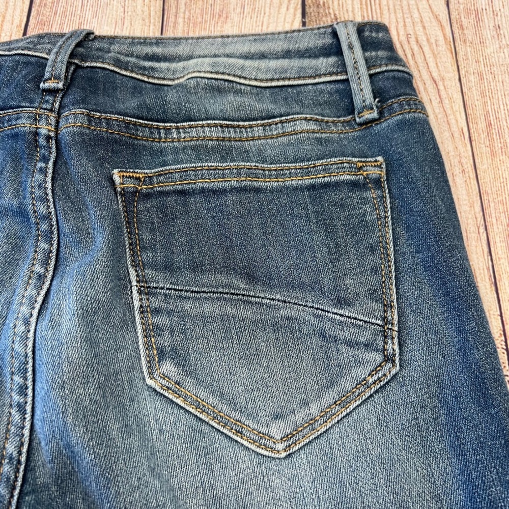 Driftwood Colette Embroidered Cuff Jeans Womens 26 Medium Wash Raw Hem Cropped - Picture 9 of 10